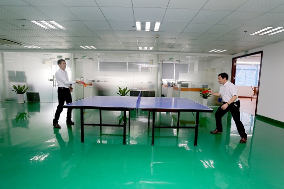 高潔雅喬遷入新居深刻體現(xiàn)了在室內(nèi)空氣治理行業(yè)發(fā)展的前景，目前室內(nèi)空氣污染檢測治理行業(yè)火爆市場大，現(xiàn)加盟除甲醛，室內(nèi)空氣治理，裝修污染治理都是熱門賺錢事業(yè)。